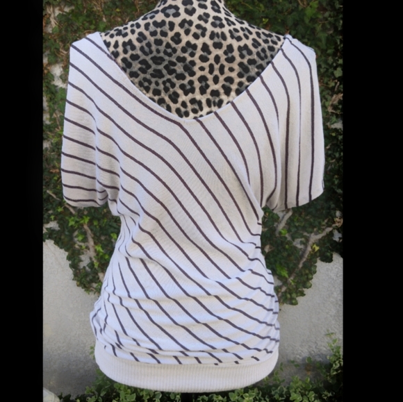 Timing V-Neck Short Sleeve Striped Tunic Medium - Picture 6 of 7